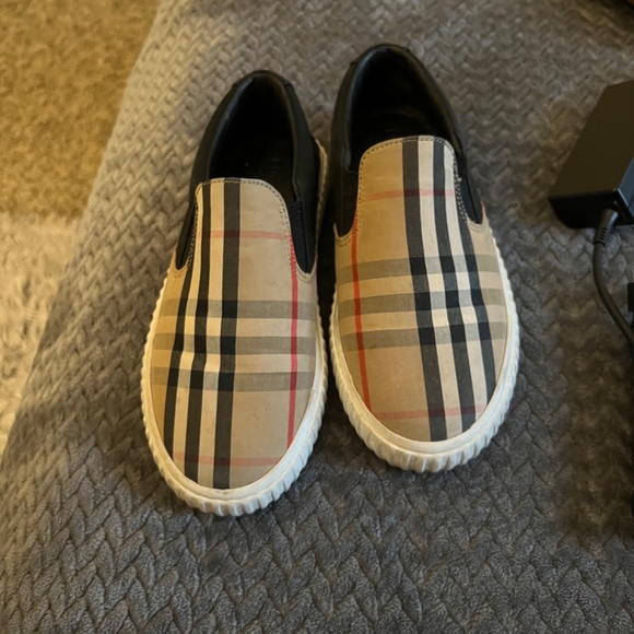 Dapper Sophistication: HolloMen Shoe